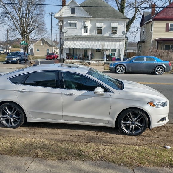 Meet your Posher, Heather - Picture 1 of 1